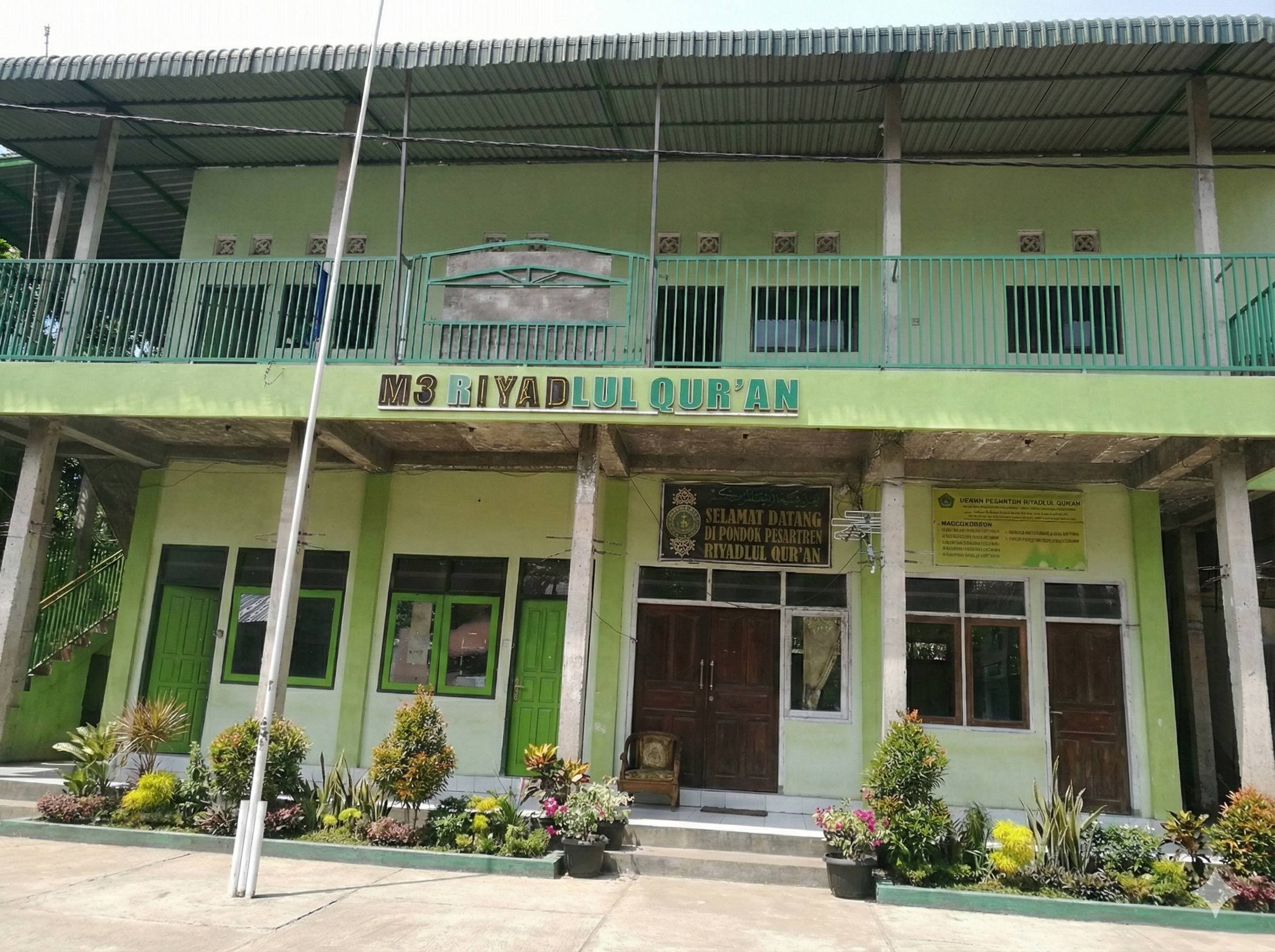 Gedung Pondok Pesantren Riyadlul Qur'an